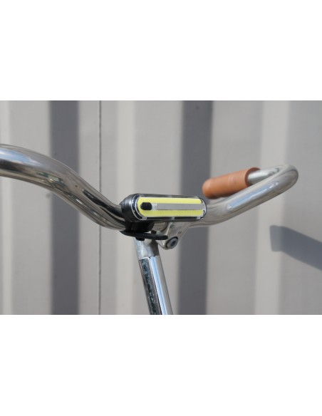 Scheinwerfer Urban Proof Ultra Bright - USB wiederaufladbar