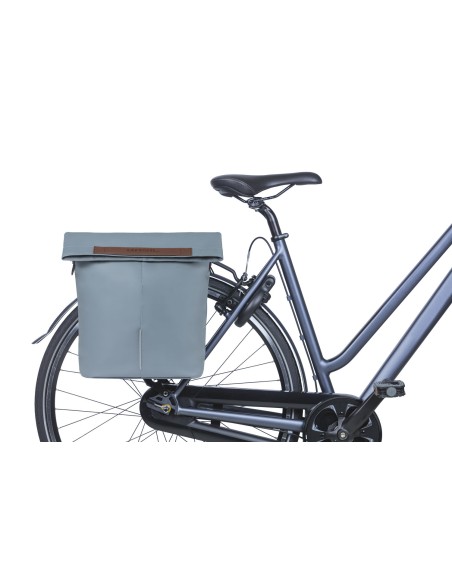 Fahrradtasche Basil CIty Vegan Leather 14 Liter 49 x 30 x 18 cm - Graphite Blue