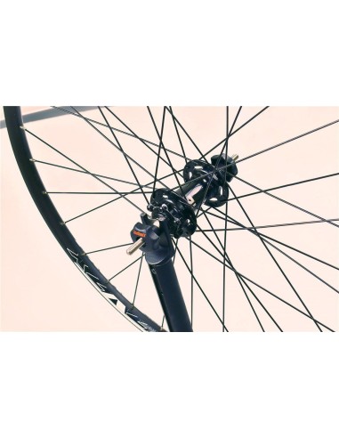 Radrichter mit Steckachsadapter IceToolz Xpert 240E129T