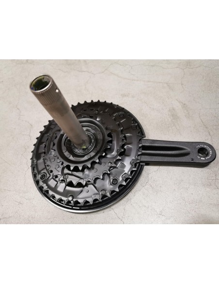 Kettenradgarnitur 3 x 9 fach Shimano FC-MT210-3 mit 175mm Kurbel 40-30-22Z - Schwarz