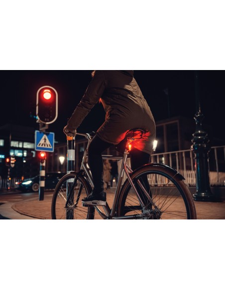 Rücklicht mit Bremslichtfunktion Axa Dwn 1 Lux USB-C wiederaufladbar