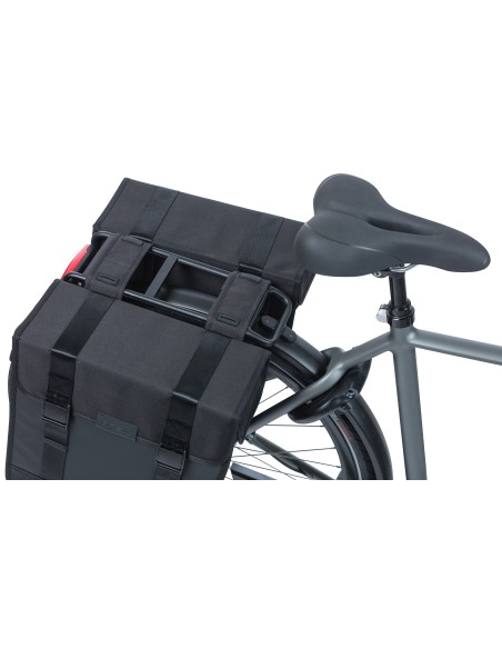 Doppelpacktasche Basil Tour Waterproof XL 35 Liter 34 x 14 x 34 cm - Schwarz