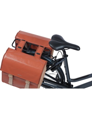 Doppelpacktasche Basil Urban Load 48-53 Liter 40 x 17 x 46 cm - terra red/rose