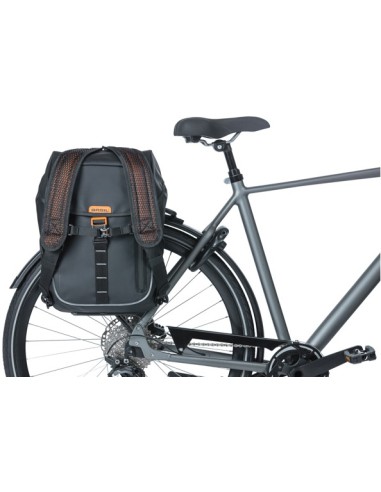 Rucksack Basil Miles Tarpaulin Nordlicht 17 Liter 31 x 17 x 44 cm - Schwarz/Orange