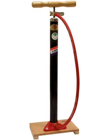 Fußpumpe Jumbo mit Holzbretten und Schlauch